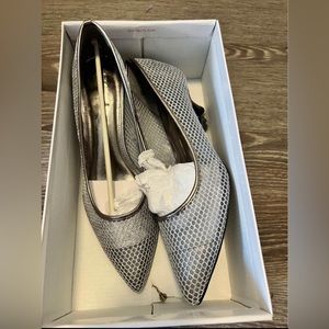 Beautiful women’s heels size 9.5